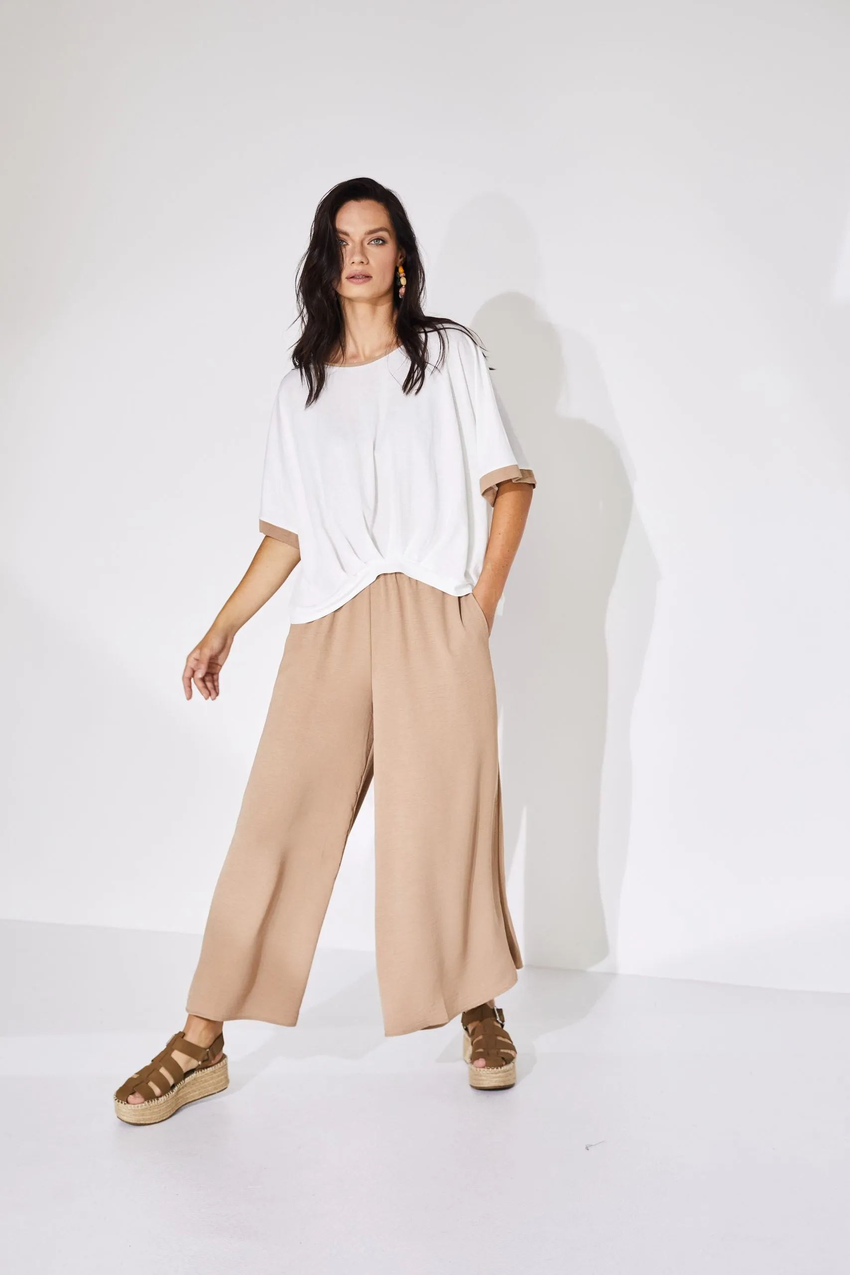 Naya Summer wide leg trousers with elastic waist. Tan  Nas24274