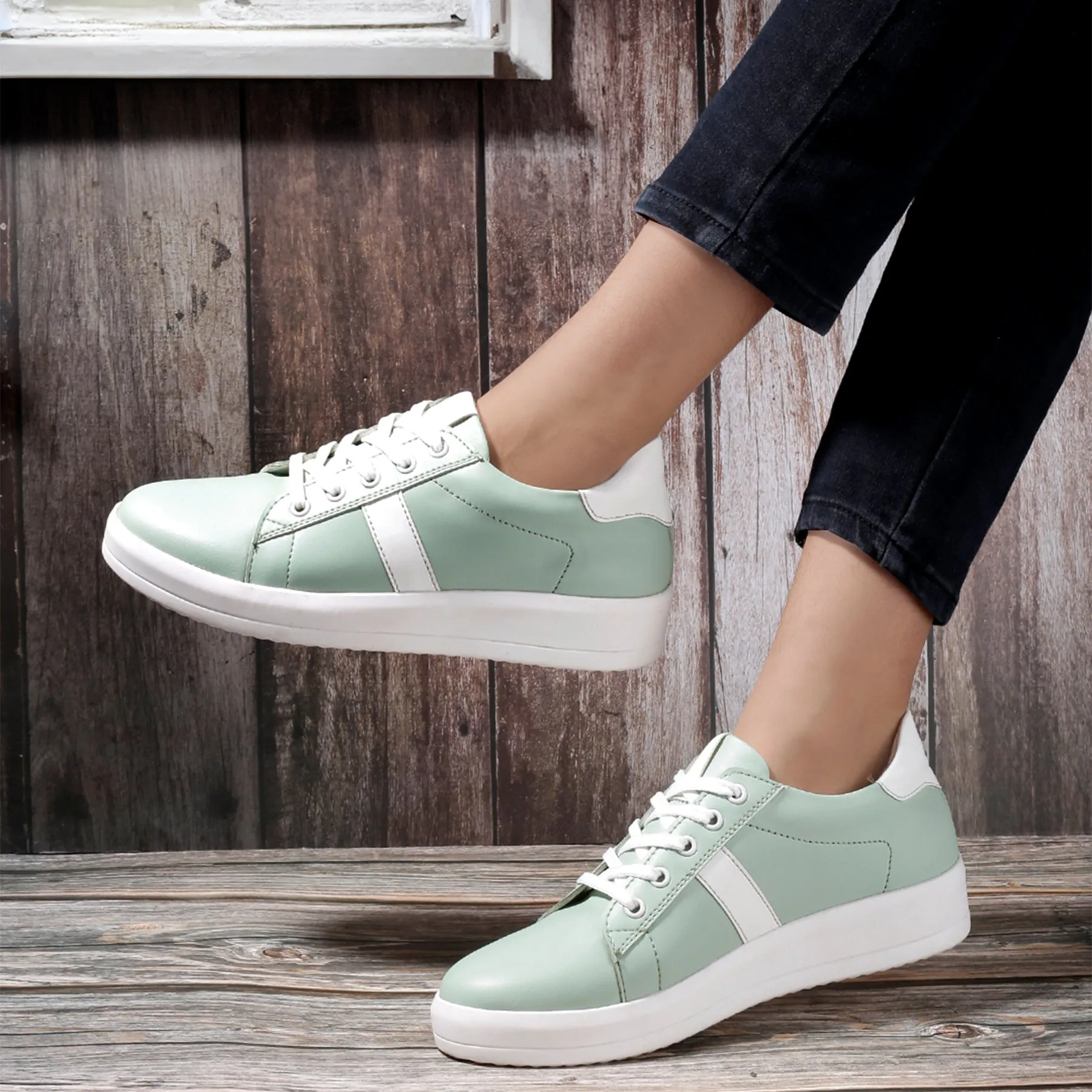 New Stylish Women's Trendy Fashionable Casual Sneakers