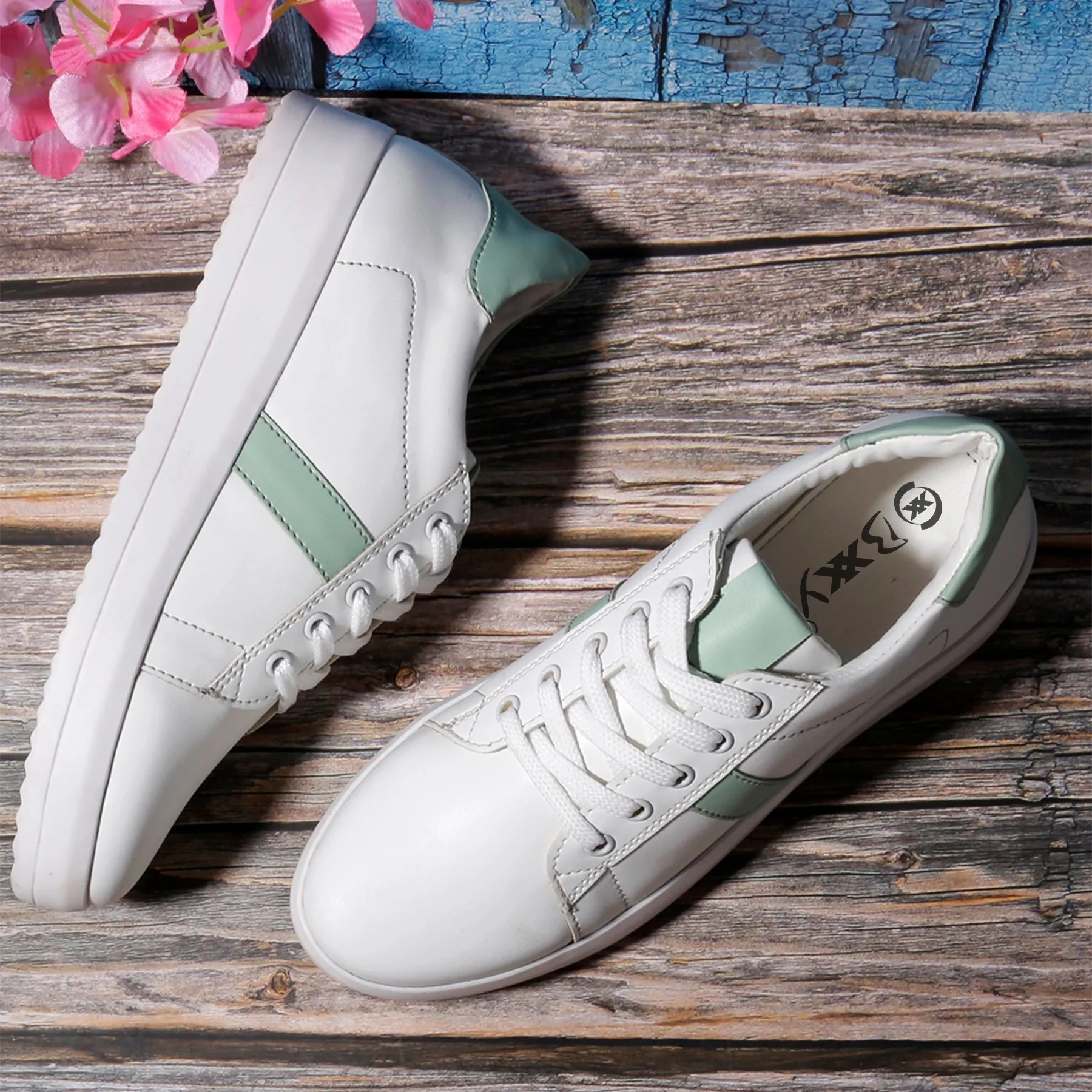 New Stylish Women's Trendy Fashionable Casual Sneakers